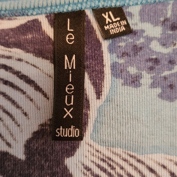 Le Mieux Studio Woman's Long Sleeve Blouse,  Size: XL, Color: Blue/Black w/ leaf - Picture 11 of 16